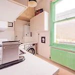 Picturesque Flat In Camden Town