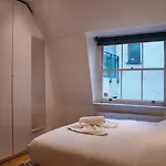 3 Bhk Apt Haymarket Leicester Square Soho Hy04