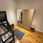 Kensington Guest Rooms 98
