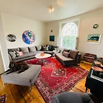 Stunning 2 Bedroom Flat For Families