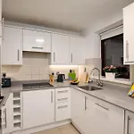 Monarch House - Serviced Apartments - Kensington