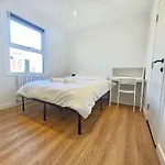 Starnest Shepherd\'S Bush