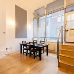Charming City Retreat In Central London