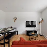 Bright & Stylish Stay Near Islington & Camden