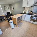 Modern Flat Near Wandsworth - 2 Min To Earlsfield Station