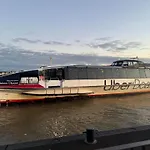 Waterside Stay Near O2 Royal Dock With Parking And Ac