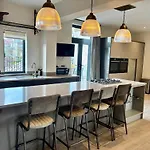 Spacious 3 Bed Kings Road Sw6