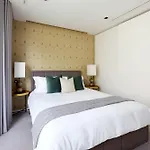 Sonder l Aird House