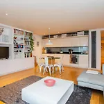 Modern 3 Bedroom Apartment In Paddington