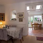 Veeve House Ashlone Road Putney