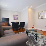Albert Bridge Apartments