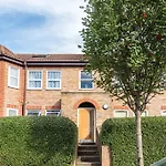 Stratford Saffron Apartment