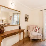 Hyde Park Terrace Apartments