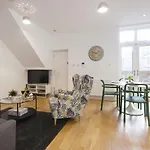 The North End Road Residence
