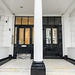 1 Bed South Kensington Appartment
