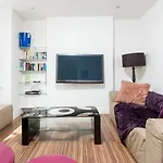 Gorgeous Apartment In Trendy Neighbourhood