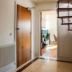 City Courtyard Apartments & Penthouse
