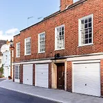 37 Devonshire Mews West