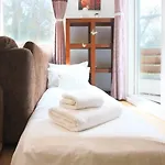 New 1 Bedroom 1 Bath Flat Next To Greenwich Park And O2 Arena To Host Max 5 Guests