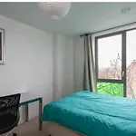 Room With Private Bathroom In A Modern Two Bedroom Two Bathroom Flat