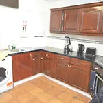 Four Bedroom Townhouse 12 Minutes Walk To Excel Exhibition Centre
