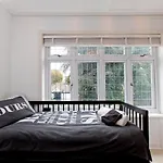 Stylist Studio 17 Minutes To City