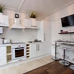 Stylist Studio 17 Minutes To City