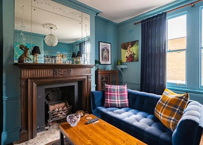 Charming Home With Roof Terrace In East London By Underthedoormat