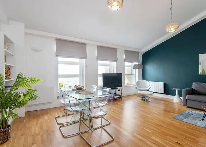 Mulberry North Penthouse By City Living London