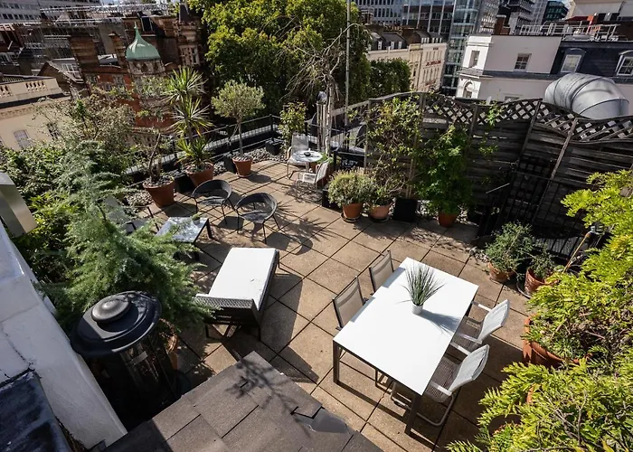 The Covent Garden 3 Bedroom Penthouse With Rooftop Terrace