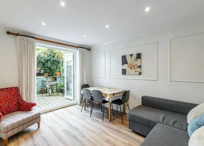Lovely West London Entire Apartment