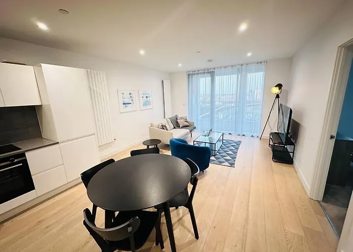 Spacious Modern 1 Bed Apartment.