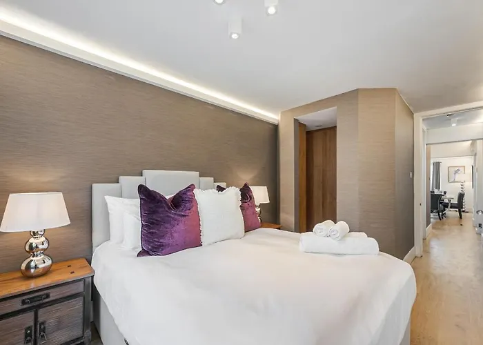 Luxury 1 Bedroom Flat With Harrods View In Knightsbridge
