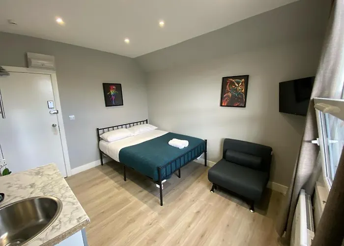 Holloway Suites - Next To Emirates Stadium - Private Bathroom - Shared Kitchen