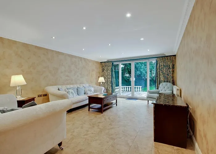 Noel Oasis : London Retreat