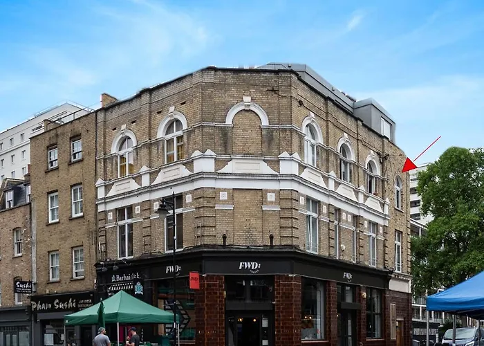 1-Bed Apartment In Central London