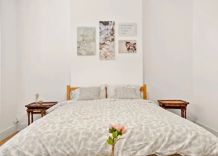 Stunning 2 Bedroom Flat & Garden, Central London