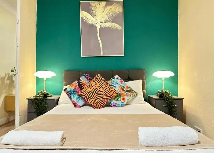 Hyde Park Studio Apartment