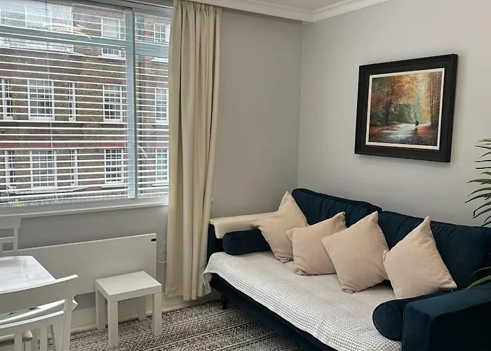 1 Bedroom Luxury Flat In Kensington