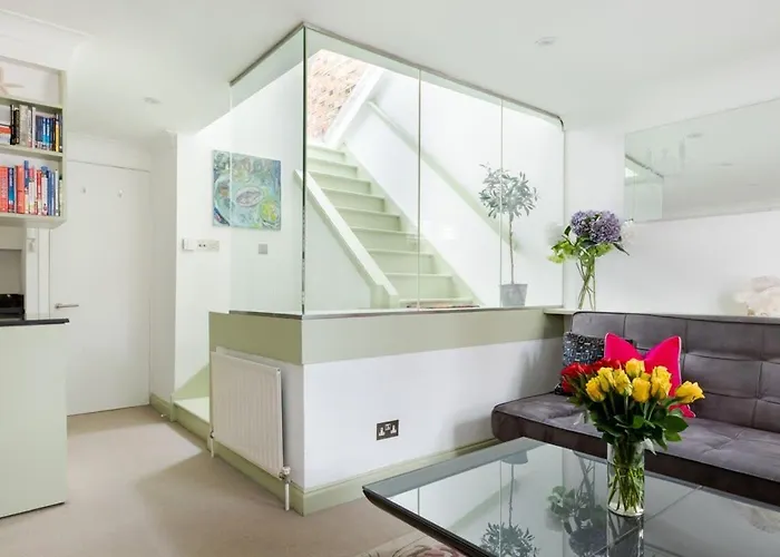 Stylish Apartment With Private Rooftop In Covent Garden