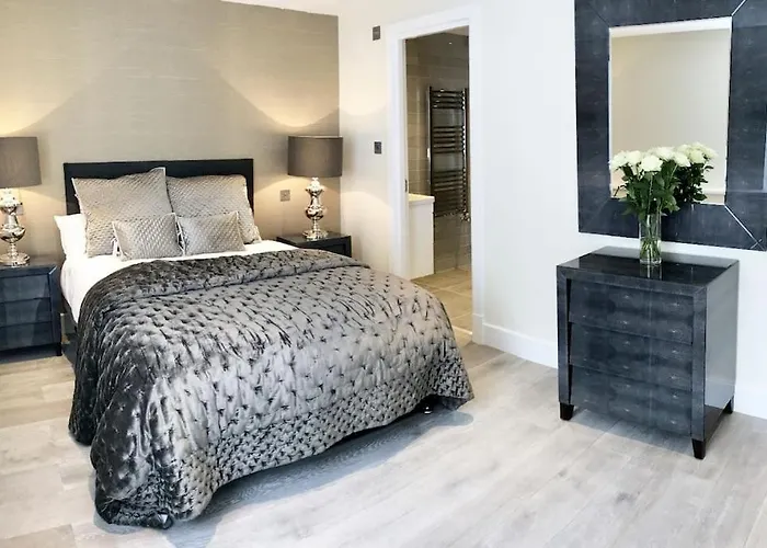 Luxury Two Bedroom Living - Central London & Westminster