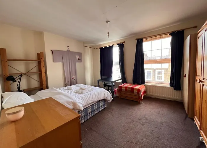 Lovely Victorian Flat For 6 In Stoke Newington