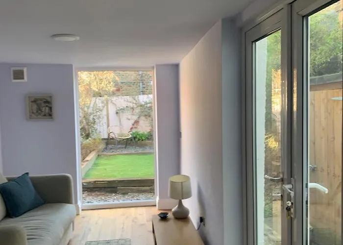 Tranquil 1 Bedroom Flat In Peckham