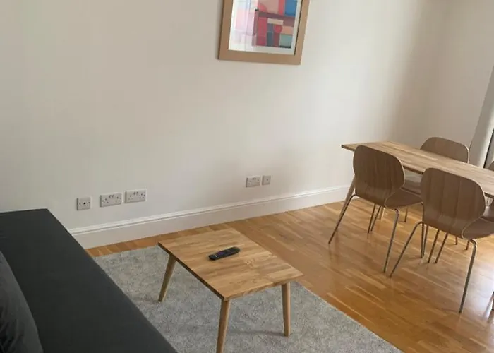 Spaciously Renovated 2Bd Flat - Camden