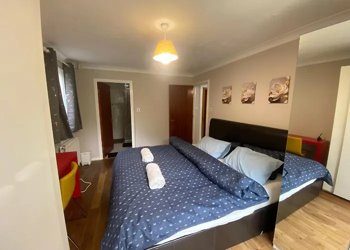 Stunning 2 Bedroom With Garden Sleep 6