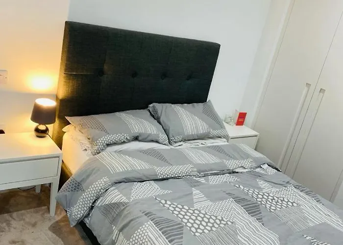 Double Room In A Flat In Royal Wharf