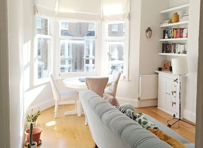 Modern And Cosy 2 Bedroom Flat In Notting Hill
