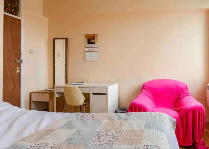 Room For Solo Travellers In Euston