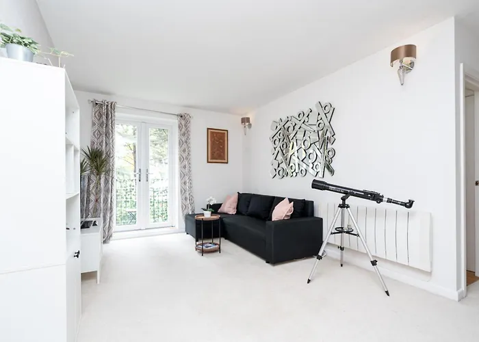 Apartment In Elephant & Castle With Parking