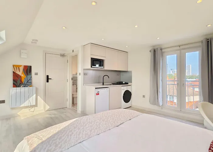 Morden Stratford Studio 4